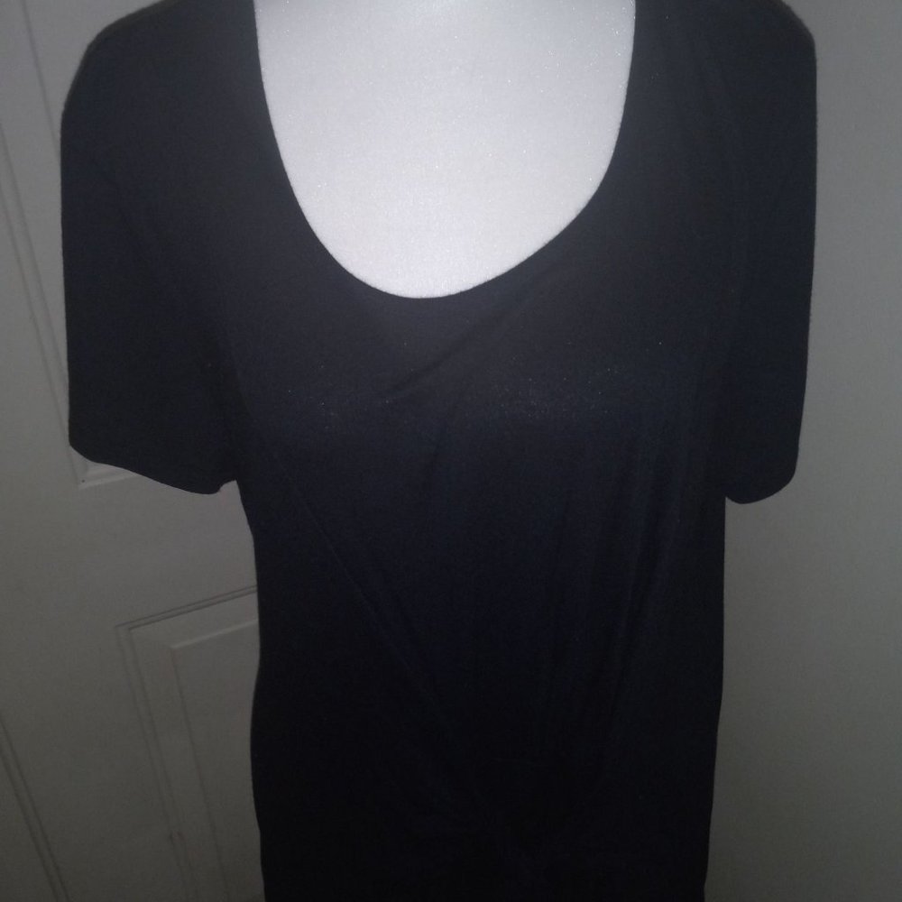 T-Shirt with Knot Accent